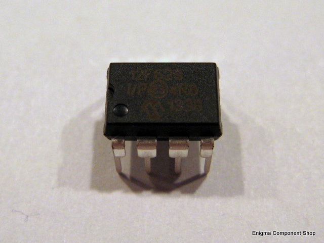 Circuit intégré de microcontrôleur PIC 12F629-IP